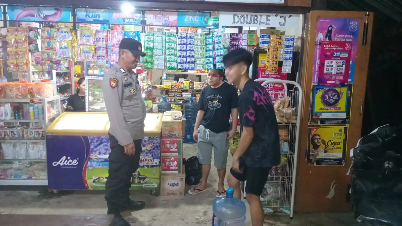 Patroli Cipkon Polsek Lembean Timur Tingkatkan Keamanan Malam Akhir Pekan